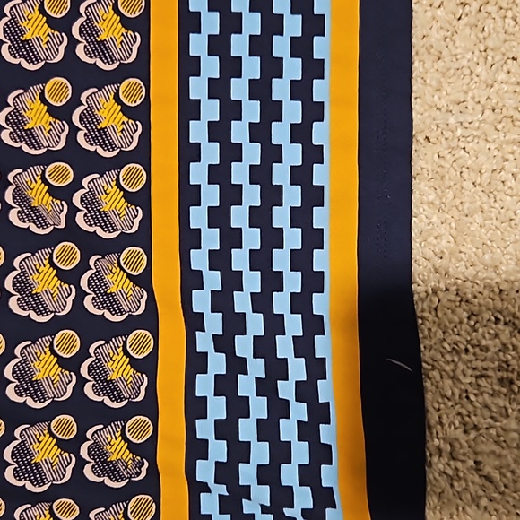 Ann Taylor Factory top - Picture 3 of 4